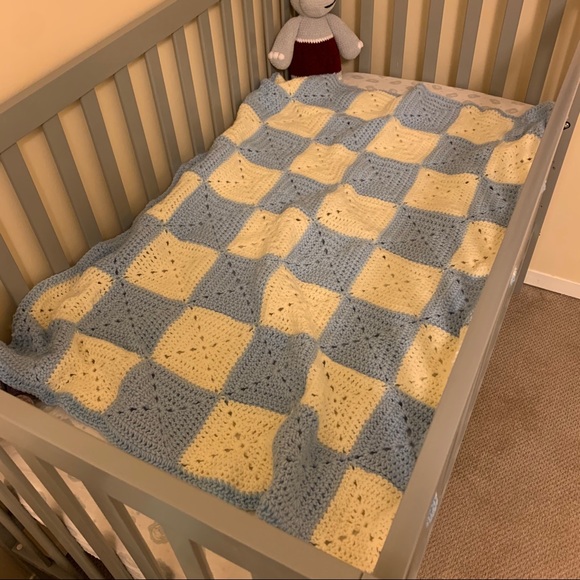 Made by Grandma - Hand Crocheted Baby Blanket - Picture 5 of 5